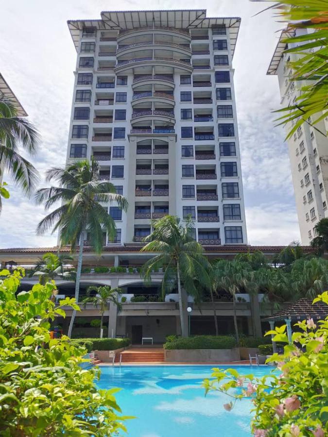 Austin Mahkota Apartment Malacca Bagian luar foto